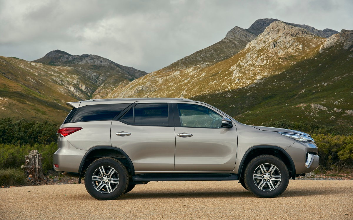 Тойота fortuner 2017